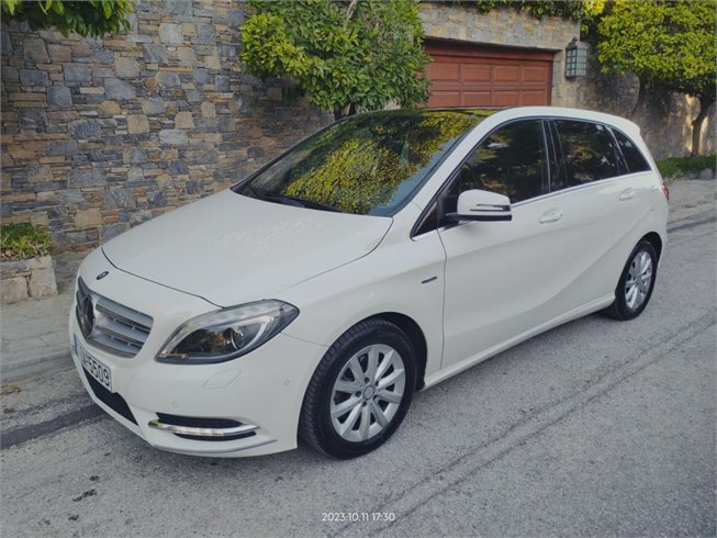 Mercedes-Benz-B 200