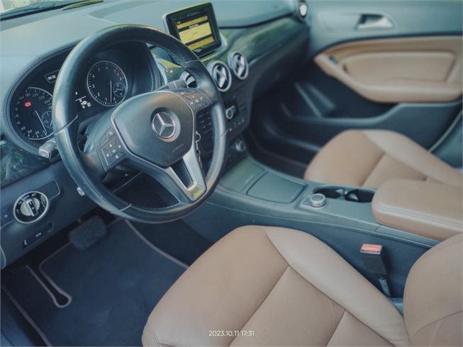 Mercedes-Benz-B 200