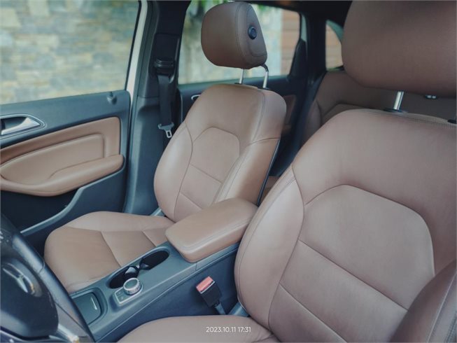 Mercedes-Benz-B 200