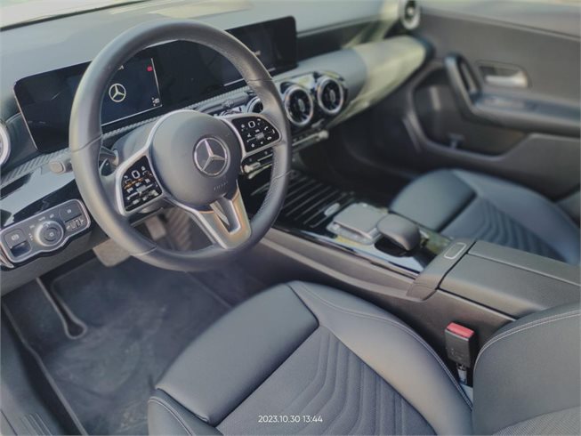 Mercedes-Benz-A 180