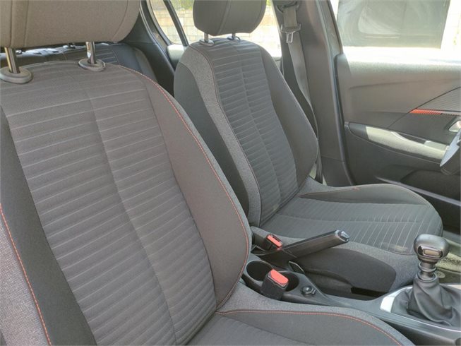 Peugeot-208