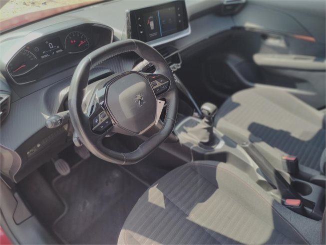 Peugeot-208