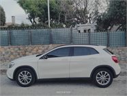 Mercedes-Benz-GLA 200